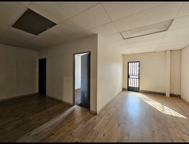 759M² WAREHOUSE TO LET IN LINBRO PARK